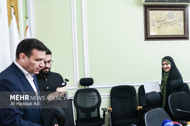 نشست خبری مدیران ارشد بانک مسکن با وزیر راه و شهرسازی