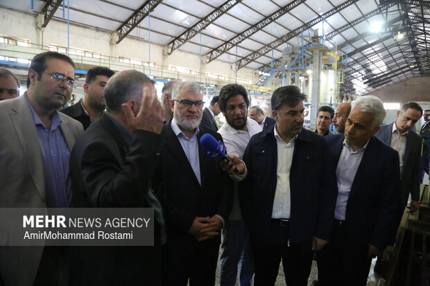 بازدید استاندار تهران از واحد های آسیب دیده جنگ سوم