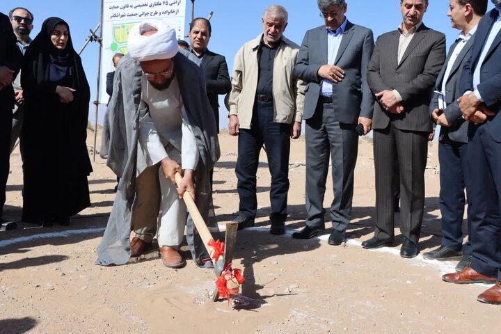 کلنگ‌زنی ساخت ۱۰۵۱ واحد مسکونی در سایت ۷۵ هکتاری نهضت ملی مسکن