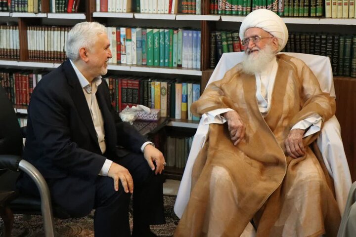 آیت الله نوری همدانی:امروز خدمت به مردم مهم‌ترین وظیفه مدیران نظام است