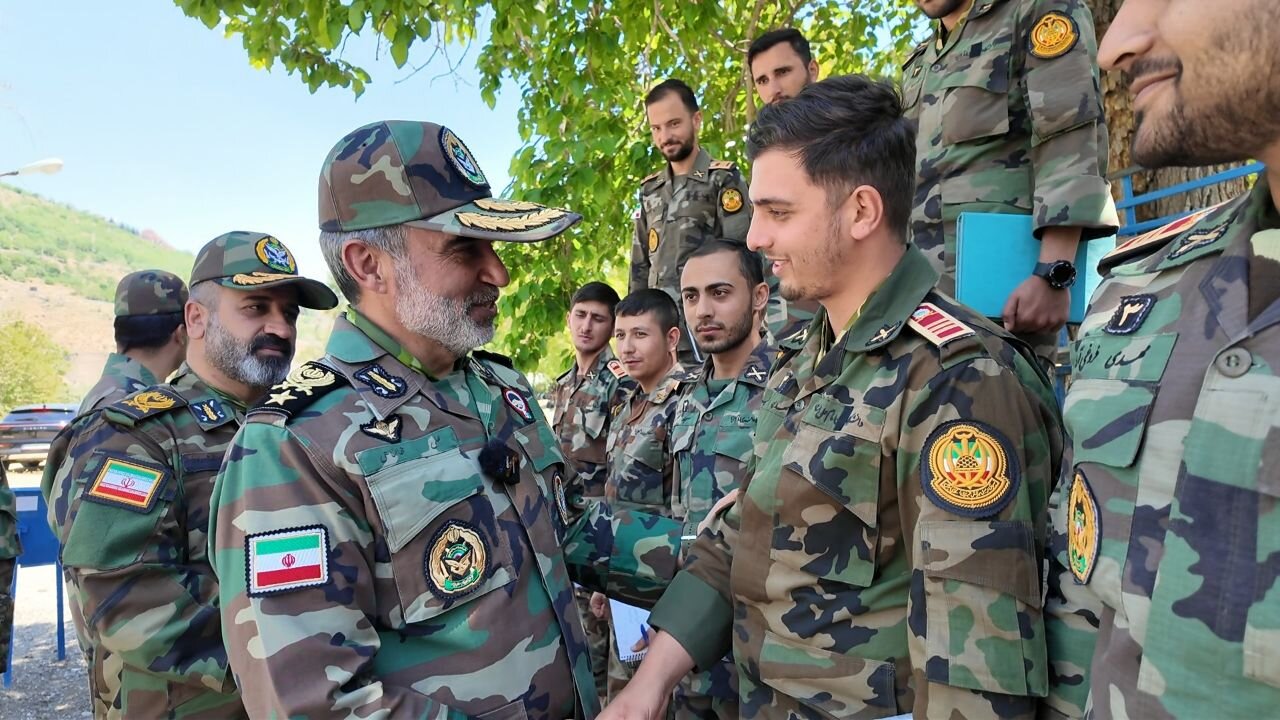 دانشجويان،دشمن،تجهيزات،ارتش،آموزشي،جهانشاهي،سرتيپ،زميني