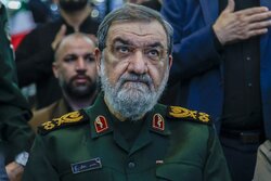 ڕاوێژکاری سەربازی ڕێبەری ئێران: سەرۆکی ئەمریکا بۆ سێهەم جار خەیانەت دەکات