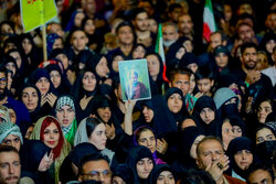 فشارها و جنگ روانی نتوانسته مردم را از صحنه خارج کند