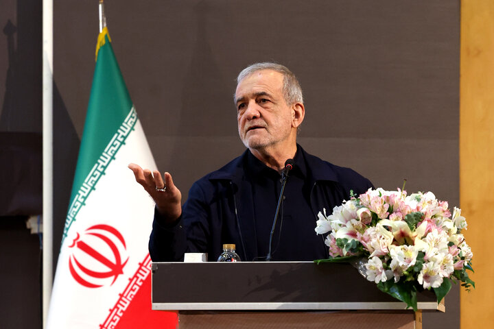 پزشکیان: همه ما در قبال حفاظت از محیط زیست مسئولیم پزشکیان: همه ما در قبال حفاظت از محیط زیست مسئولیم