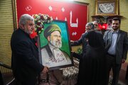 حضور اعضای بسیج اساتید دانشگاه در منزل شهید رئیسی