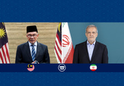 الرئيس الايراني ورئيس الوزراء الماليزي يؤكدان على أهمية تعزيز التعاون في العالم الإسلامي