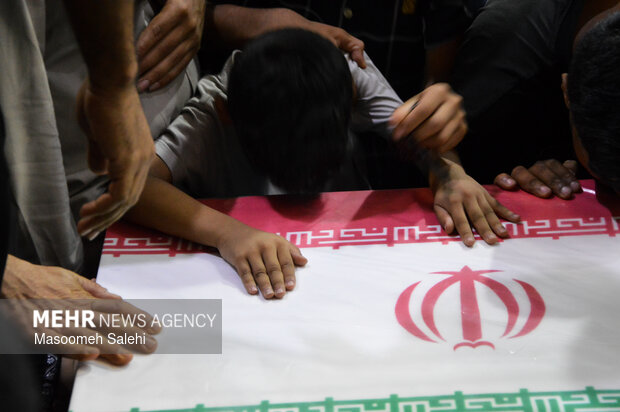 تشییع و تدفین پیکر شهید «عباس چوپانی» در بندرعباس