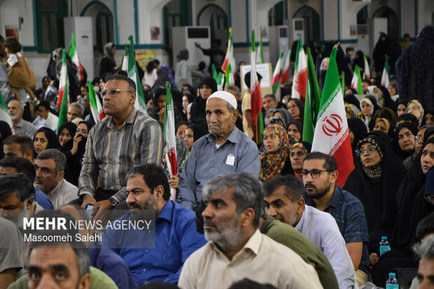 تشییع و تدفین پیکر شهید «عباس چوپانی» در بندرعباس