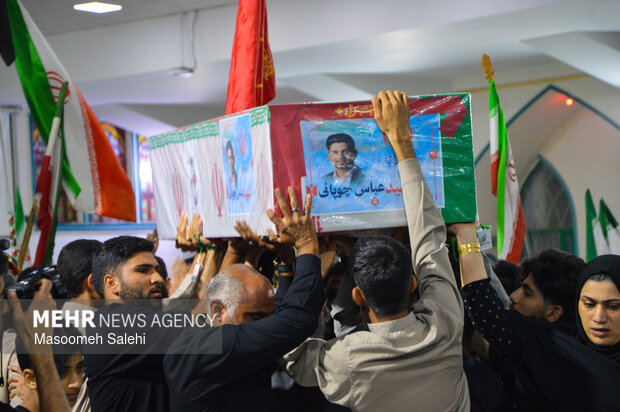 تشییع و تدفین پیکر شهید «عباس چوپانی» در بندرعباس