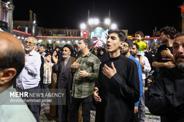 اجتماع «مسلم دیگر تنها نخواهد ماند» در حرم حضرت معصومه(س