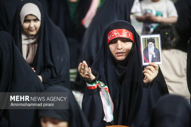اجتماع «مسلم دیگر تنها نخواهد ماند» در حرم حضرت معصومه(س