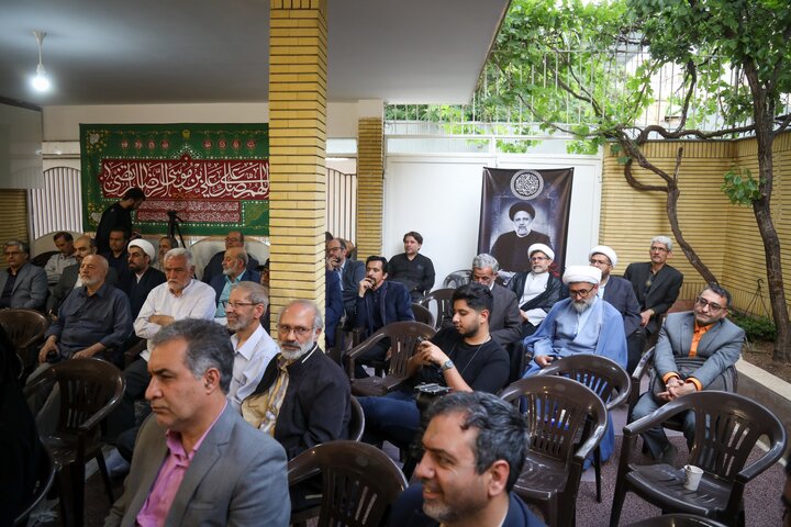 حضور اعضای بسیج اساتید دانشگاه در منزل شهید رئیسی