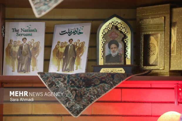 حضور اعضای بسیج اساتید دانشگاه در منزل شهید رئیسی