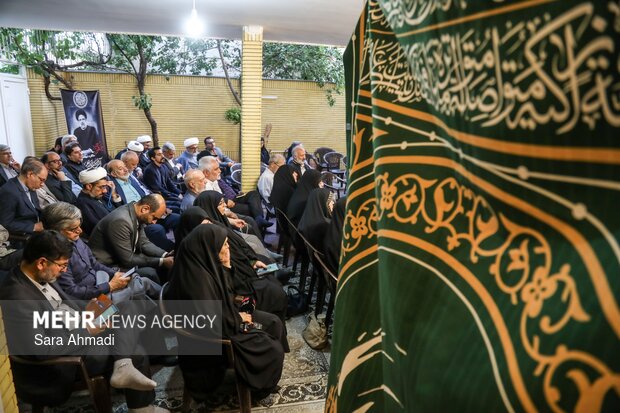 حضور اعضای بسیج اساتید دانشگاه در منزل شهید رئیسی