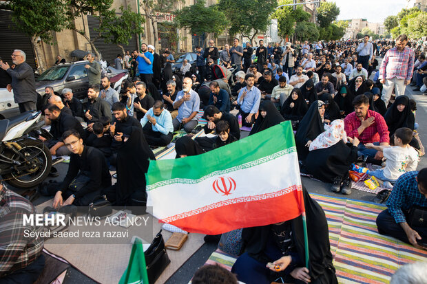 عرفه در حرم شهدای گمنام شاهرود؛ عروج اشک‌ها تا ملکوت عشق