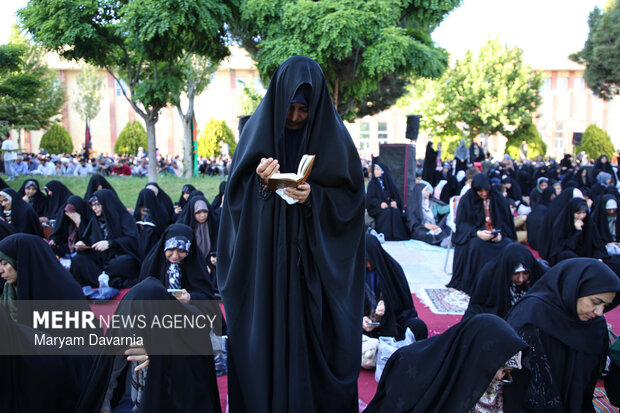 مراسم دعای پرفیض عرفه در بجنورد