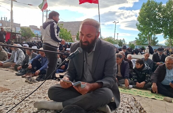 برگزاری مراسم پرفیض دعای عرفه در گلزار شهدای اهر