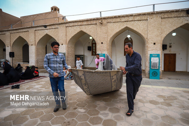 مراسم قرائت دعای روز عرفه در مسجد جامع کبیر یزد
