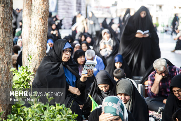 مراسم پرفیض دعای عرفه در اصفهان