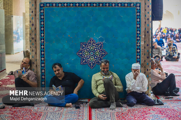 مراسم قرائت دعای روز عرفه در مسجد جامع کبیر یزد