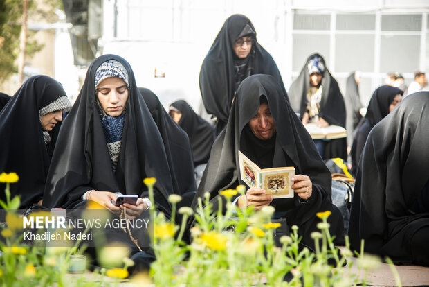 مراسم پرفیض دعای عرفه در اصفهان