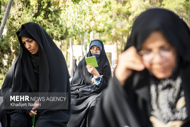 مراسم پرفیض دعای عرفه در اصفهان