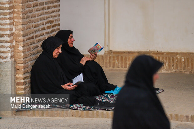 مراسم قرائت دعای روز عرفه در مسجد جامع کبیر یزد