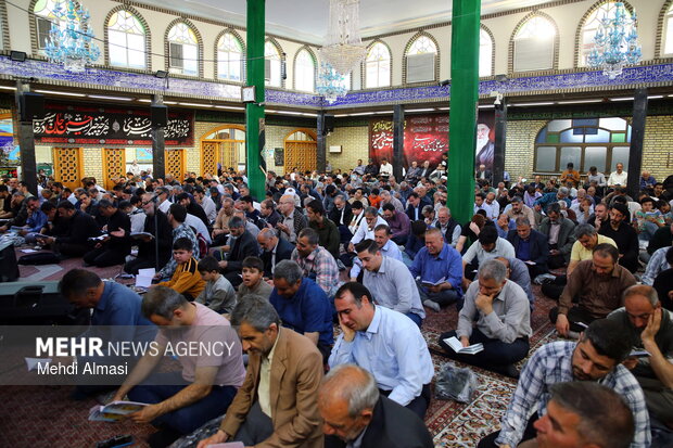 دعای پر فیض عرفه در زنجان