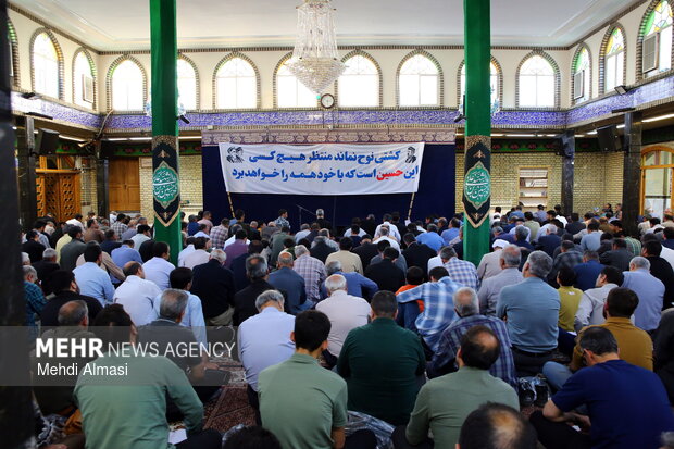 دعای پر فیض عرفه در زنجان