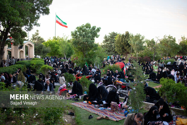 قرائت دعای عرفه در همدان