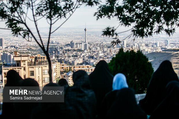 مراسم قرائت دعای روز عرفه در کهف الشهداء