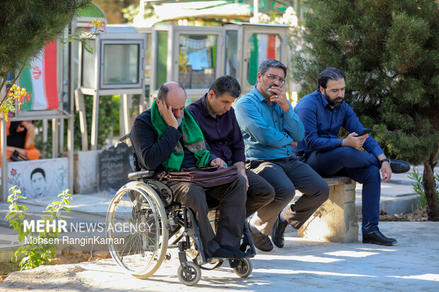 
Arafa Day in Tehran's Behesht Zahra