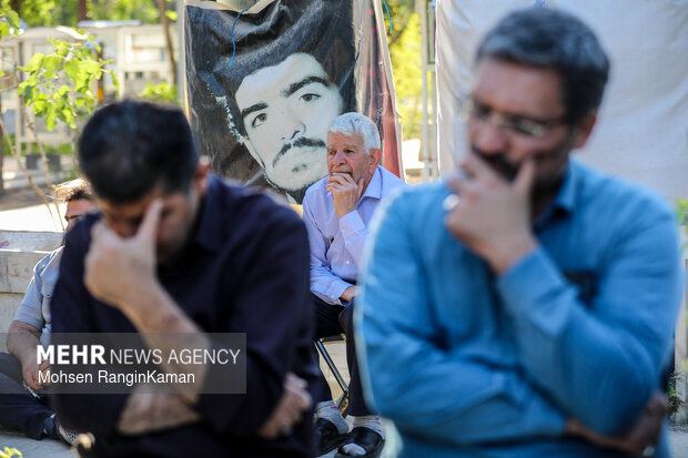 
Arafa Day in Tehran's Behesht Zahra