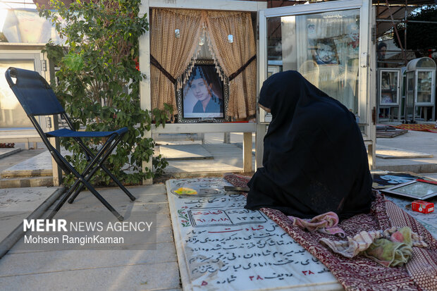 
Arafa Day in Tehran's Behesht Zahra