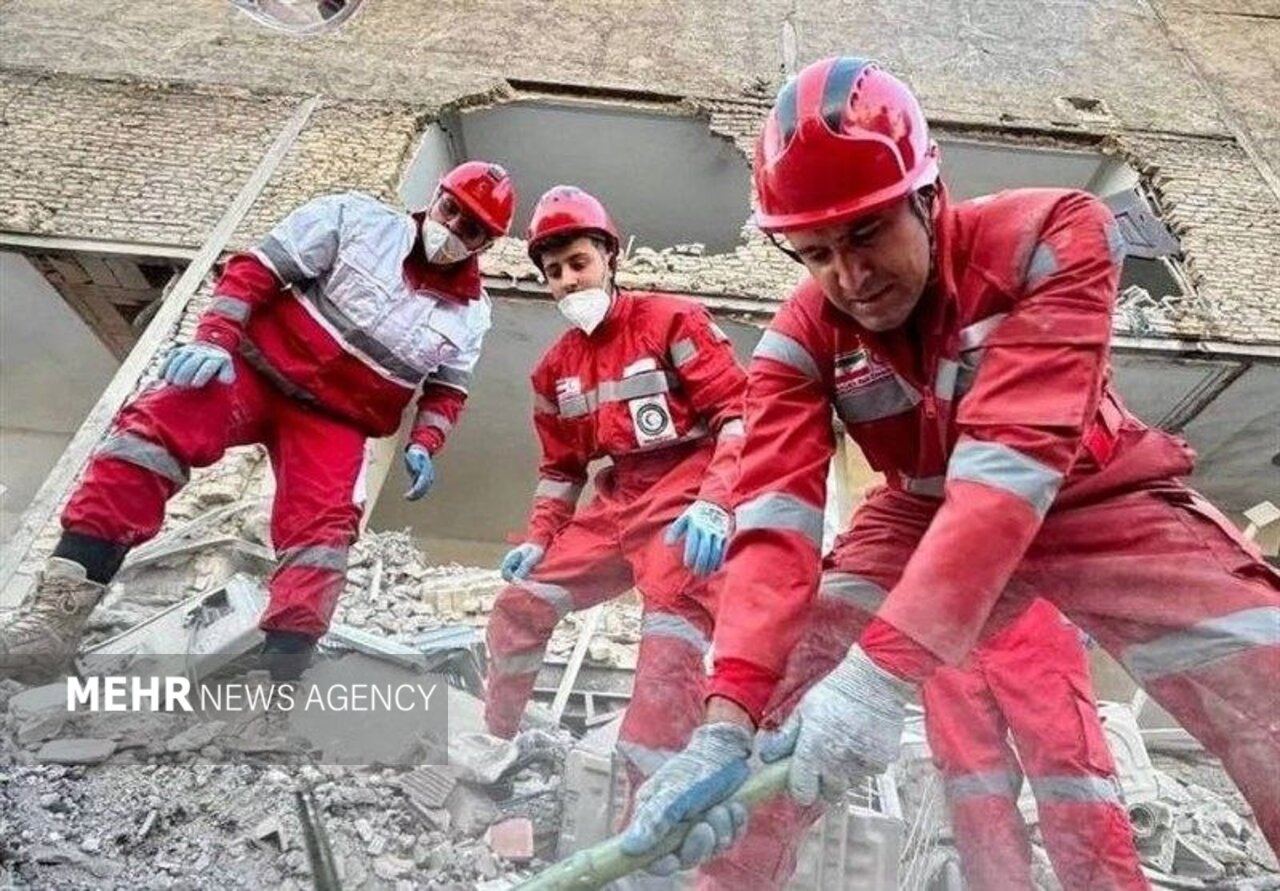 آوار،عليزاده،جنگ،امدادگران،صداي،گيلاني،خدمت،امدادي،پيكر،زنده ...