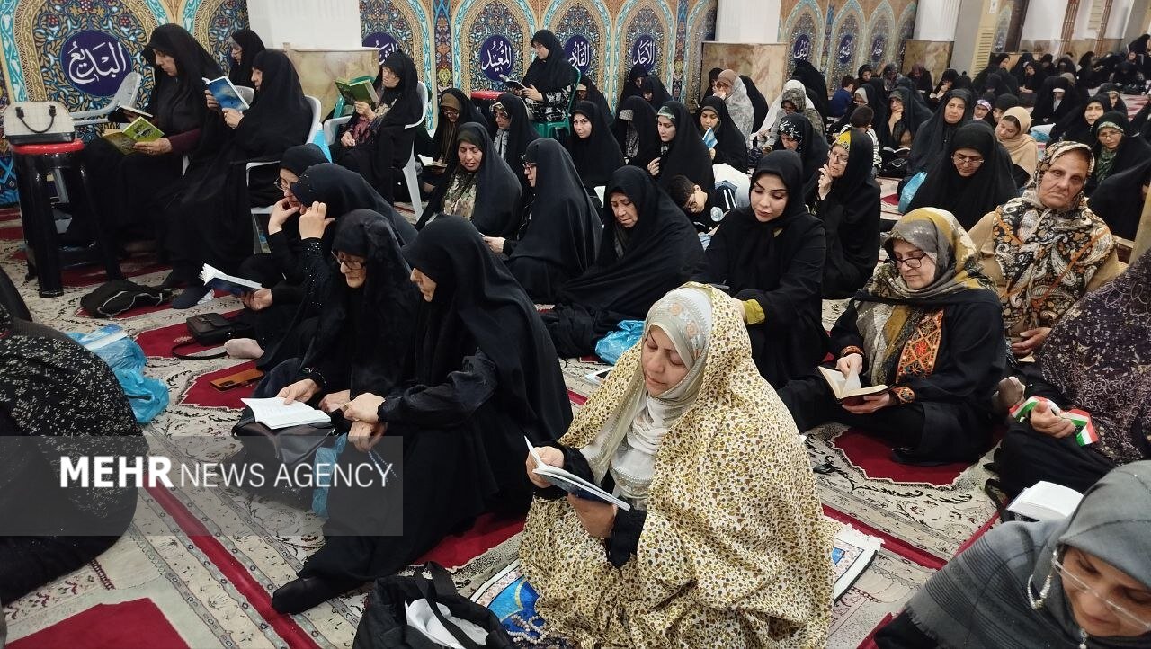 برگزاری دعای غرفه در بیرجند