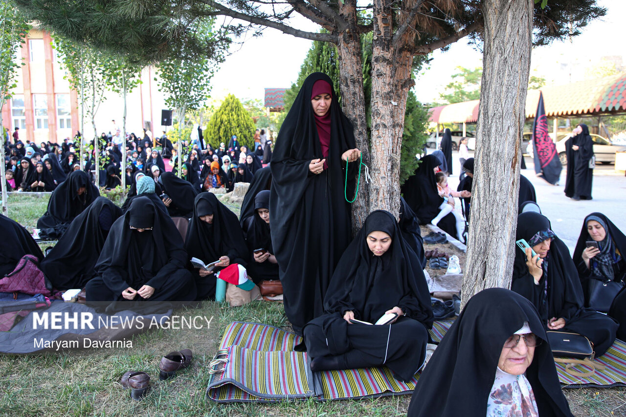 اوج نیایش در پهنه کویر؛ دعای عرفه در جای جای استان سمنان طنین‌انداز شد