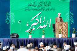 حضور در خیابان‌ها عبادتی بزرگ و تقویت‌کننده دیپلمات‌ها است