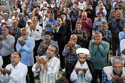 نمازجماعت باشکوه ظهرعاشورا در شهرری  برگزارمی شود