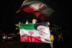 طنین شعارهای انقلابی در مهرگان؛ شب هشتادوهشتم حضور مردمی