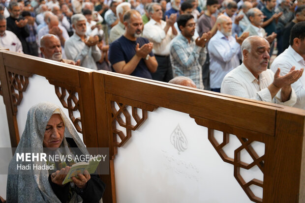 اقامه نماز عید قربان در حرم شاهچراغ(ع)