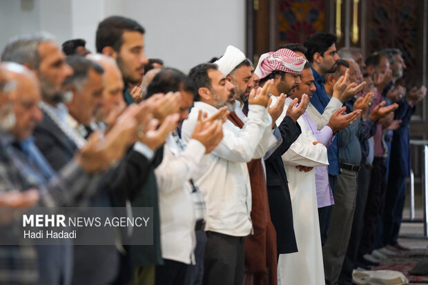 اقامه نماز عید قربان در حرم شاهچراغ(ع)