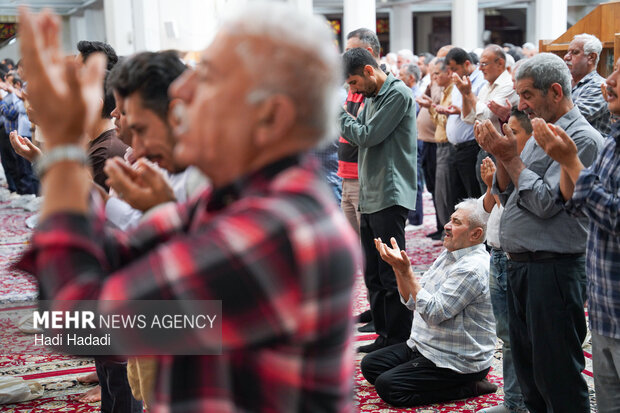 اقامه نماز عید قربان در حرم شاهچراغ(ع)