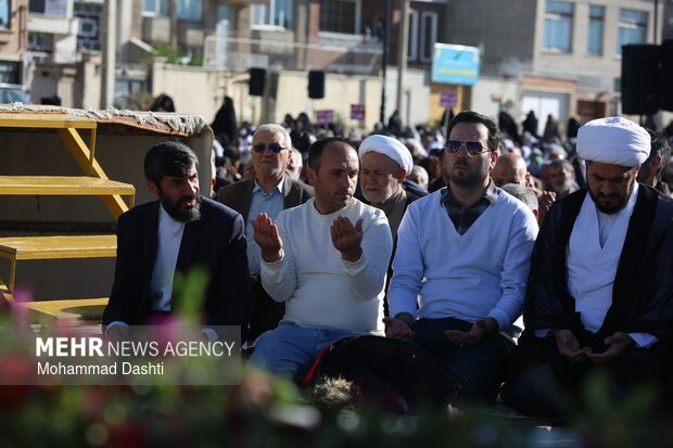 اقامه نماز عید سعید قربان در اردبیل