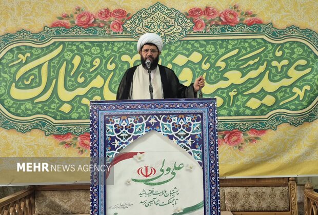 امام جمعه پاکدشت: عید فطر روز وحدت امت اسلام است