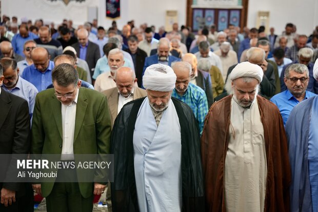 اقامه نماز عید قربان در مصلی رشت