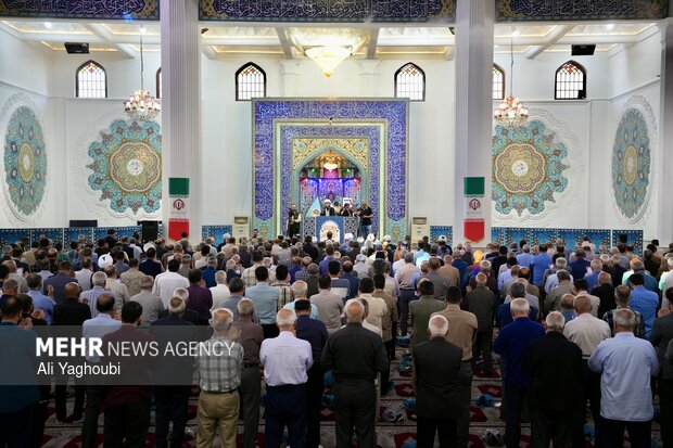 اقامه نماز عید قربان در مصلی رشت