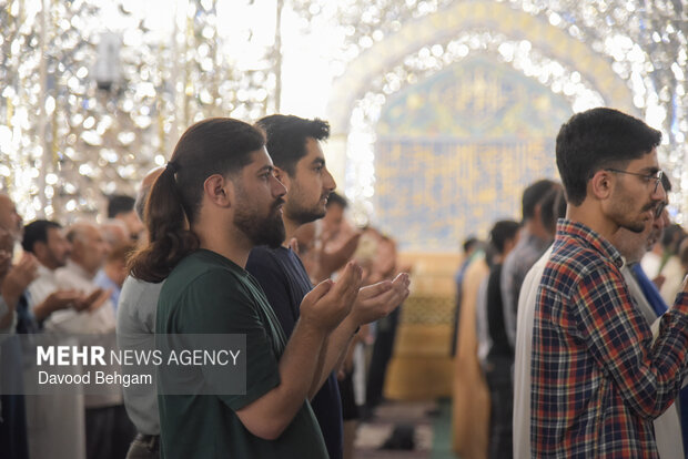 اقامه نماز عید قربان در حرم رضوی