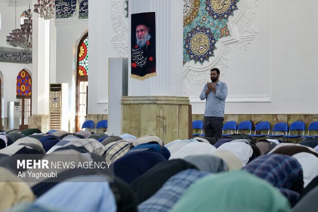 اقامه نماز عید قربان در مصلی رشت