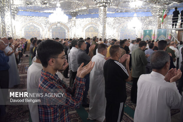 اقامه نماز عید قربان در حرم رضوی